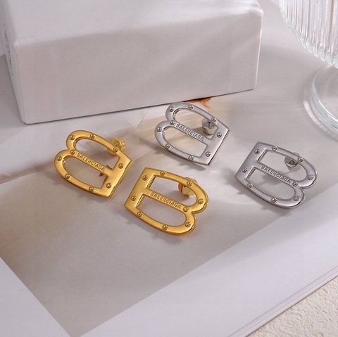 Серьги Balenciaga