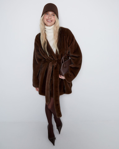 Шуба из искусственного меха норки коричневый