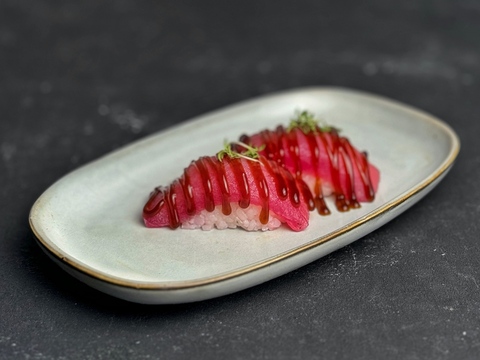 Суши с тунцом (2 шт)