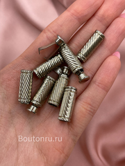 Наконечник для шнура рифленый в серебристом металле с зажимом