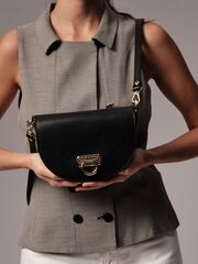 Сумка кожаная на плечо кросс-боди черная