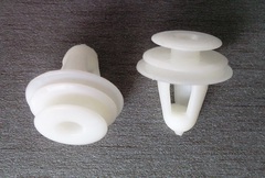 КЛИПСА ОБШИВКИ ДВЕРИ MATIZ (2-Х БОРТ БЕЛАЯ) GM