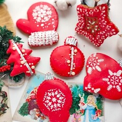 Новогодний пряник «Ёлочка» красная / 45 гр