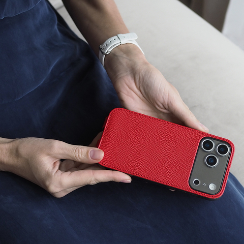 Чехол iPhone 17 Pro Max натуральная кожа сафьяно, красного цвета