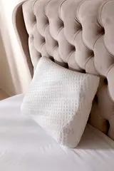 Подушка ортопедическая с эффектом памяти HILBERD WELLE