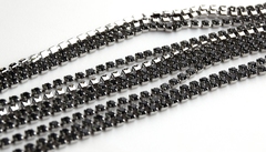 Стразовая цепочка 2 мм серый прозрачный, родий