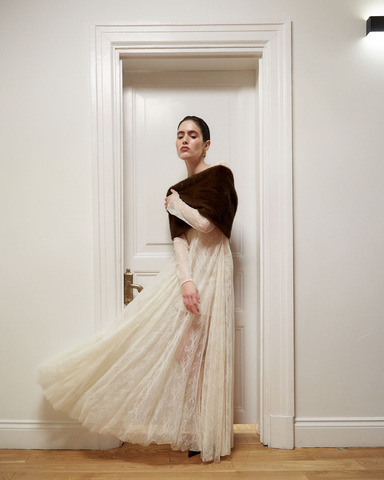 Платье макси из тонкого кружева молочный