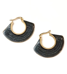 a068-sergi-v-forme-veera-s-ehmalyu-v-stile-celine