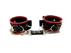 Черно-красные наручники с бантиками из эко-кожи - 