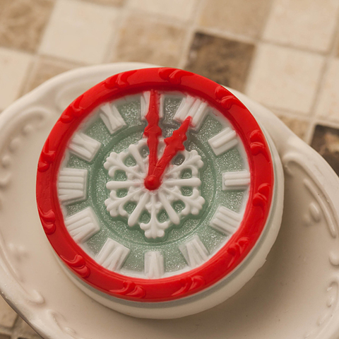 Часы новогодние пластиковая форма для мыла