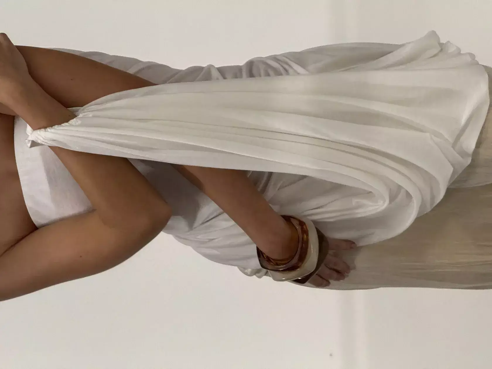 Браслет из смолы квадратной формы в розовом цвете