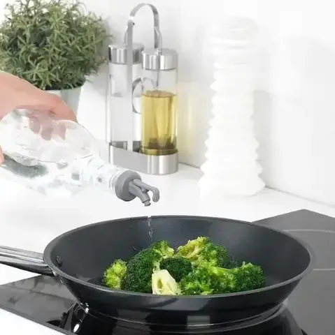 Пробка-дозатор для бутылки масла URK (в наборе 2 шт.), полипропилен/силикон