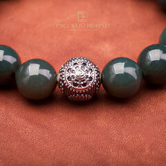 Браслет Колесо фортуны. Нефрит цвета тёмной морской волны. 12мм.