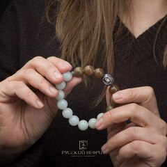 Браслет. Белый и медовый нефрит. Бусины 12мм.