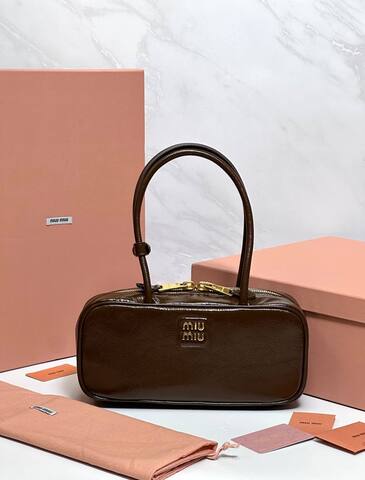 Сумка MIUMIU Beau naplak из лакированной кожи