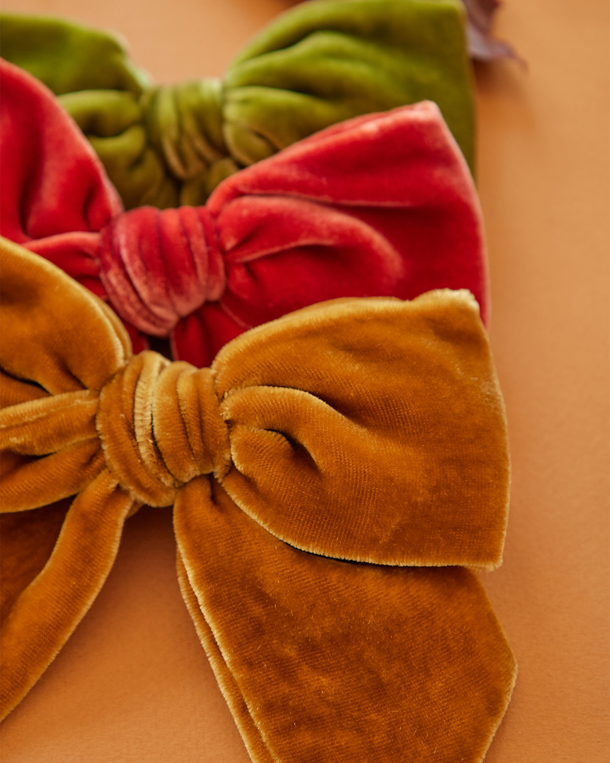 Бархатный бант JOZEPHINE