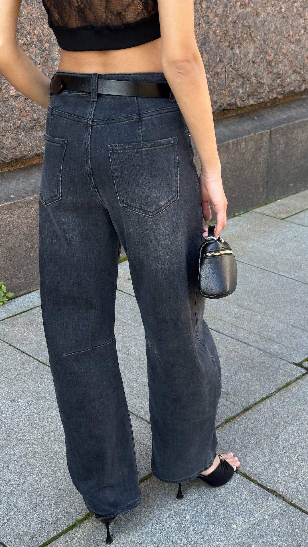 Джинсы подковы с завышенной линией талии