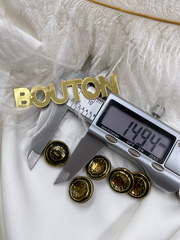 Пуговицы бронзовые с углублением в центре