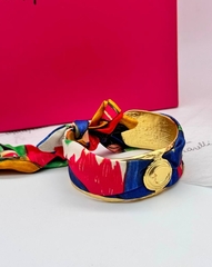 53344 - Браслет манжета  широкий в стиле Schiaparelli с ленточкой твилли