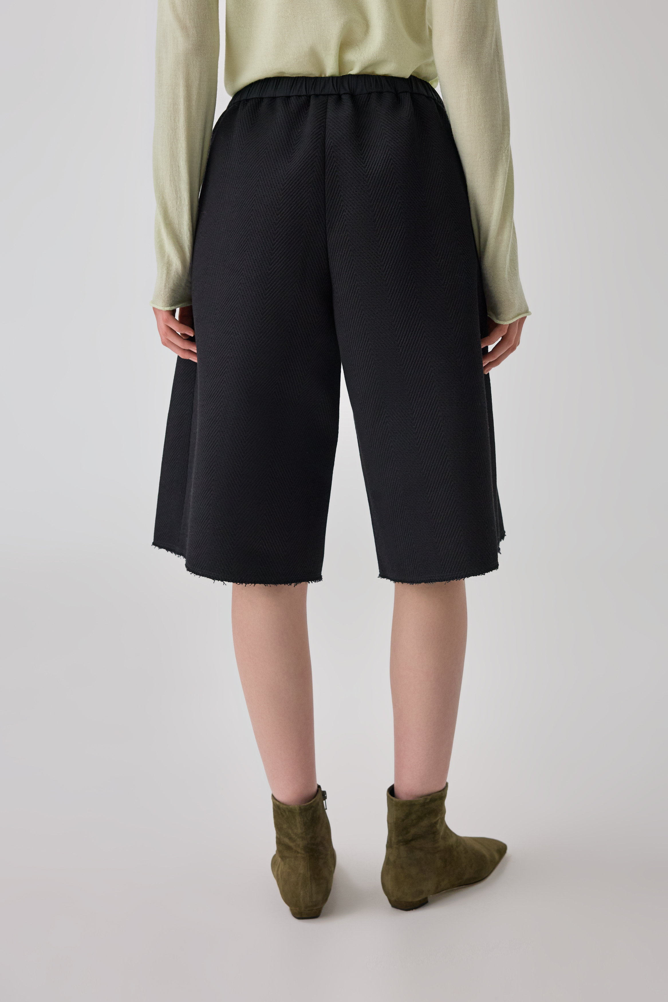 Шорты Парень