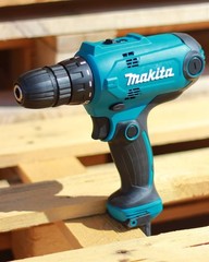 Сетевая дрель-шуруповерт Makita DF0300 + отвёртка D-58833 DF0300X1