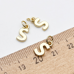 Подвеска Буква S, цвет золото, размер 12*6 мм, цена за 1 шт