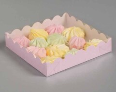 Коробки для пряников, розовые с волнистым краем и прозрачной крышкой 12х12