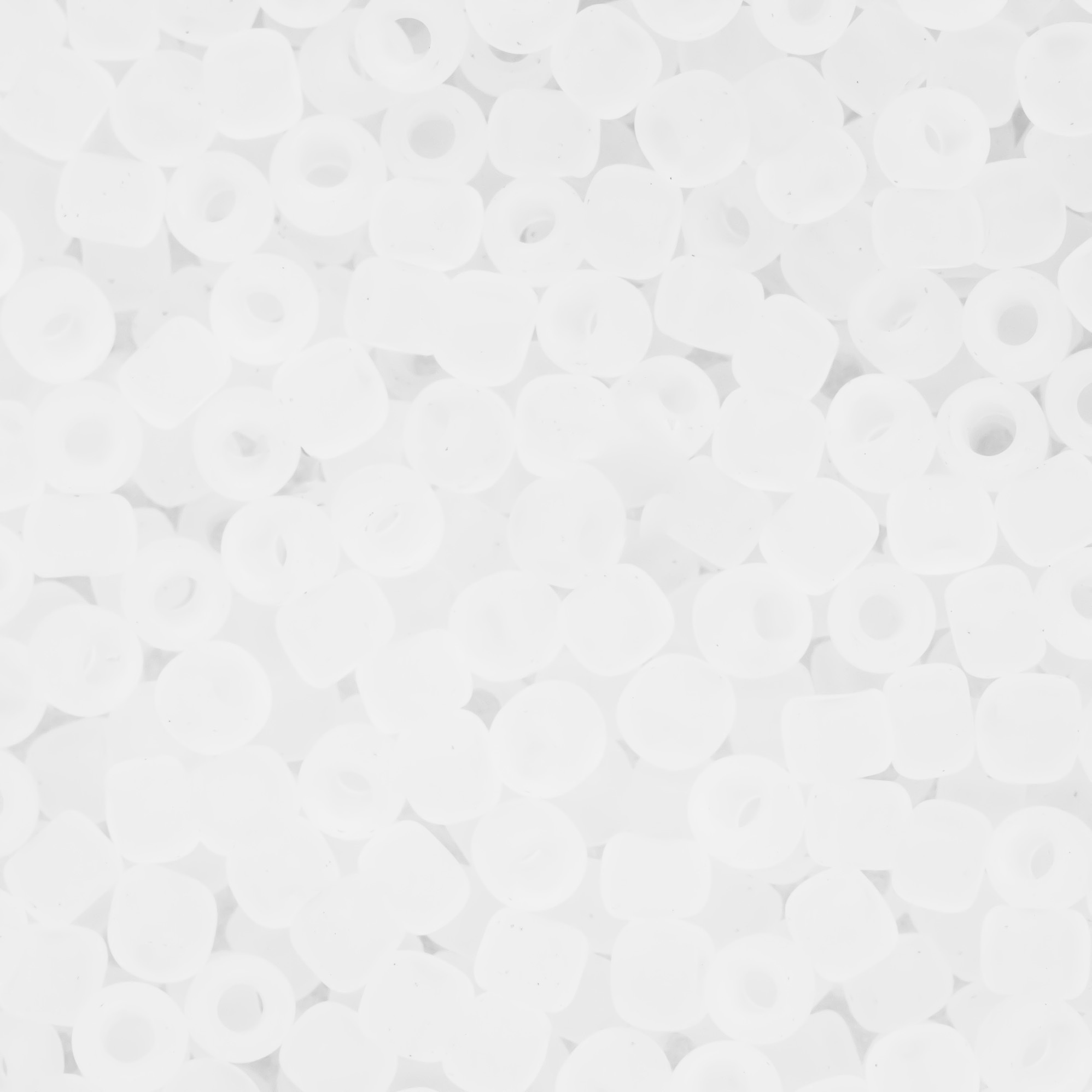 Японский бисер TOHO Round 8/0 (№1F), прозрачный матовый