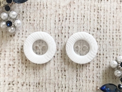 Пуговицы костюмные, d 1,7 см, белый