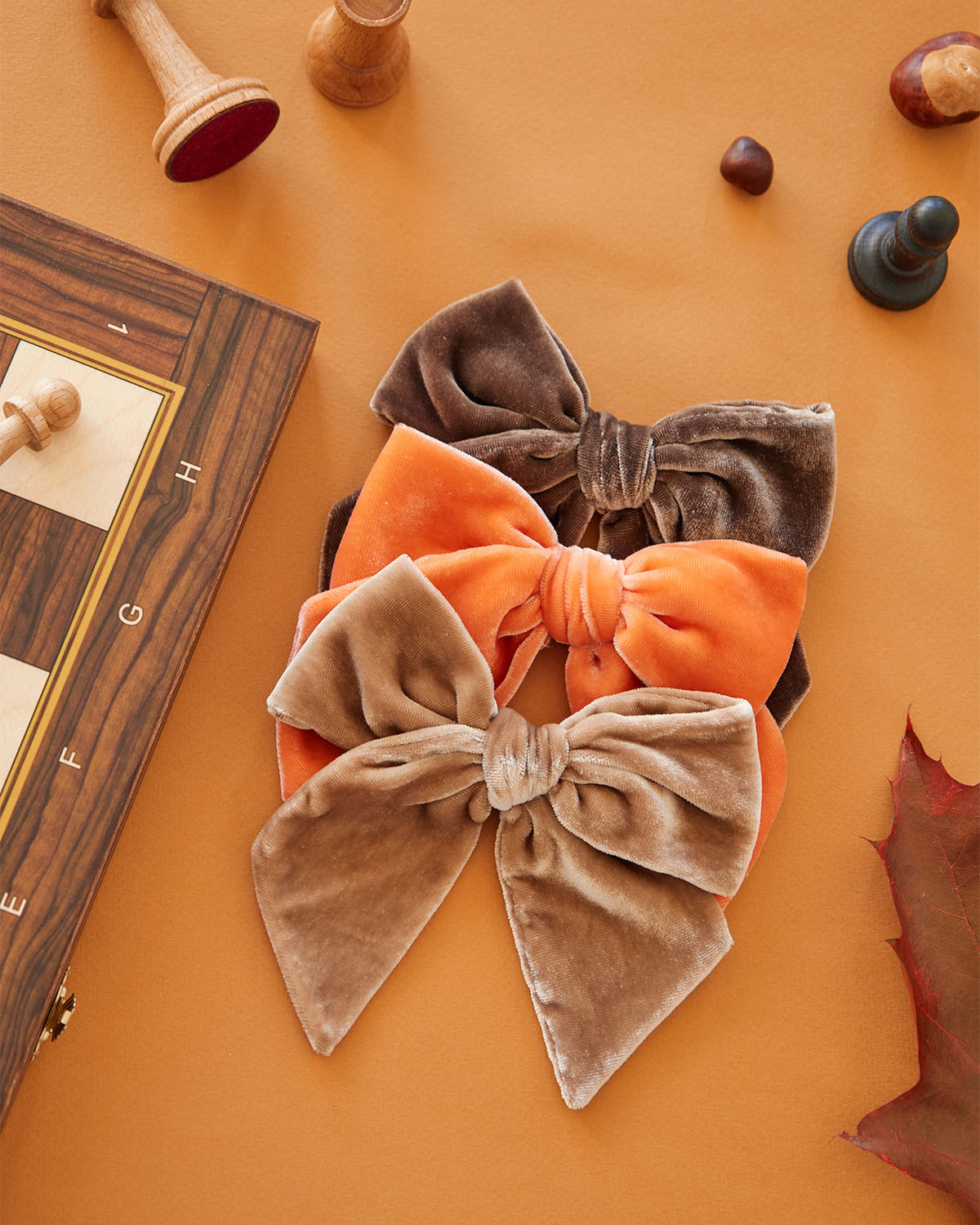 Бархатный бант JOZEPHINE