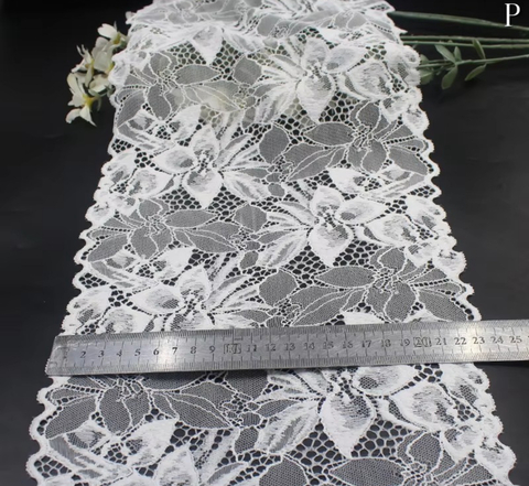 Кружево эластичное белое 23 см, цветы