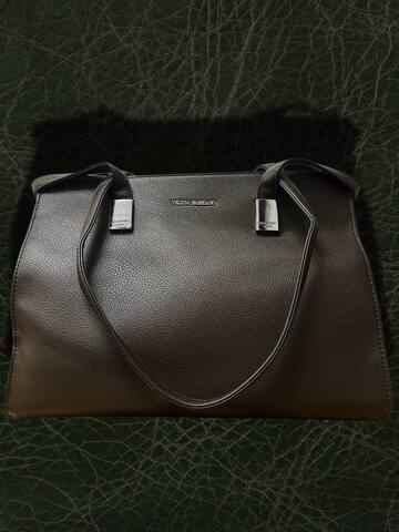 Сумка тоут классическая из экокожи с ручками и плечевым ремнём, чёрная