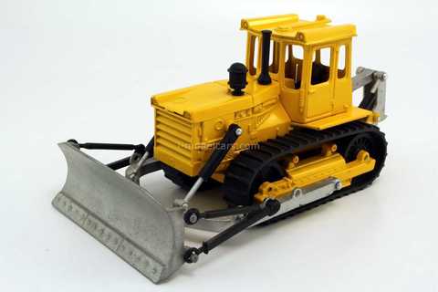 Bulldozer DZ-109B (T-2) yellow-silver Agat Mossar Tantal 1:43