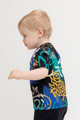 фуфайка  для мальчика  КР 302537/черный,яркое граффити к526