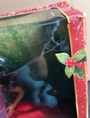 Барби Новогодняя Коллекция 2022 с Темными Волосами - ! КОРОБКА ПОВРЕЖДЕНА !