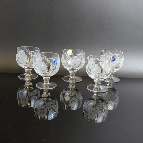 Рюмки хрустальные набор из 5 штук, алмазная грань, резной декор, 6 см, ГХЗ, винтаж СССР 1970-1990 гг