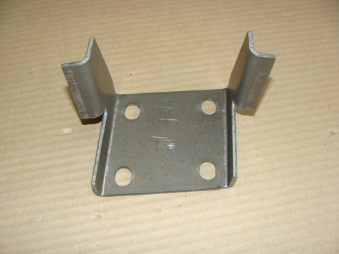 Кронштейн крепления поперечины №2 левый