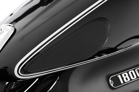 Накладки на бак BMW R 18, черные
