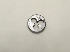 Плашка М4,5х0,75 (основной шаг) d=20мм