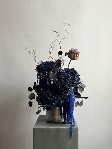 Композиция в кашпо Скабиоза