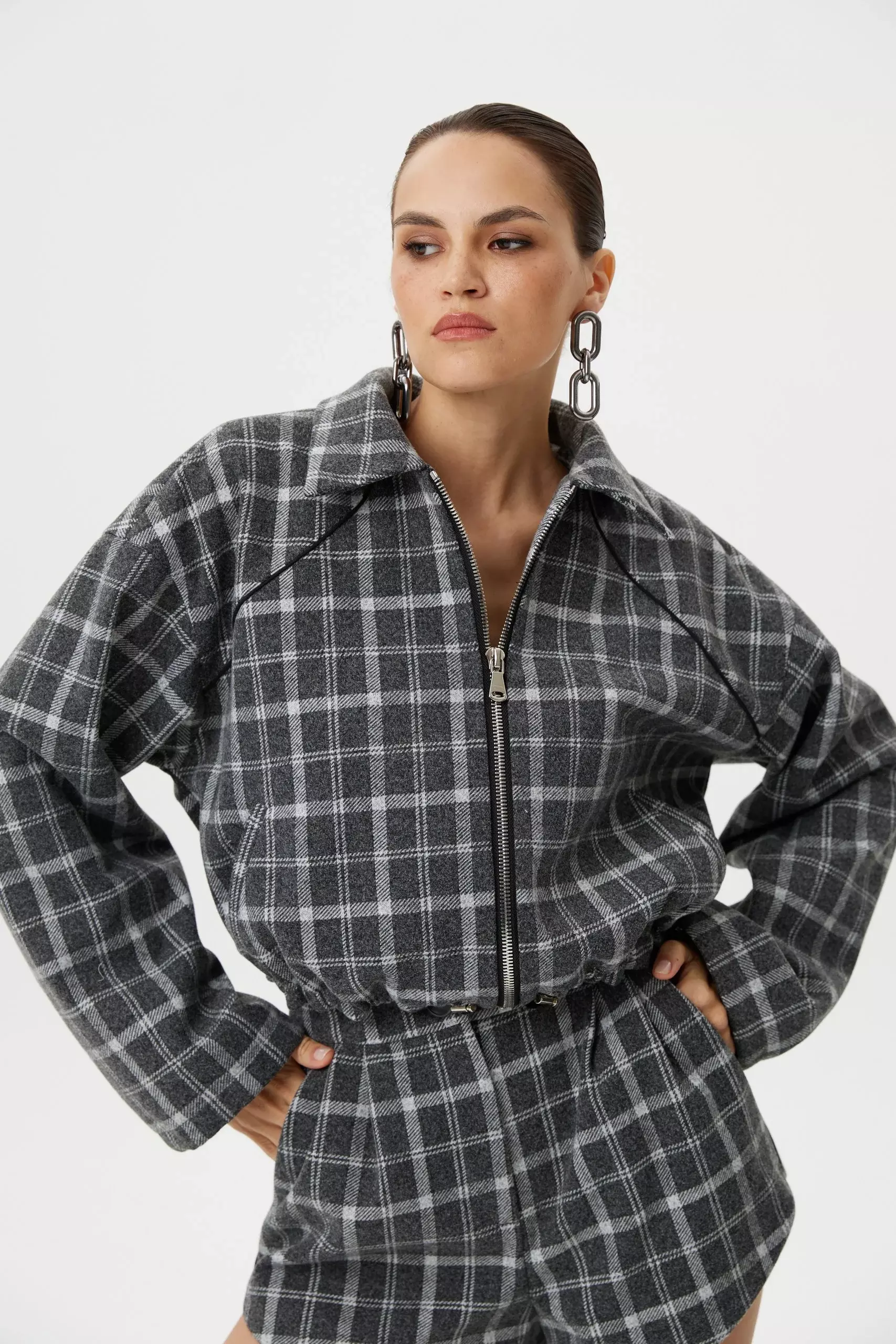 Бобмер Check, Серый