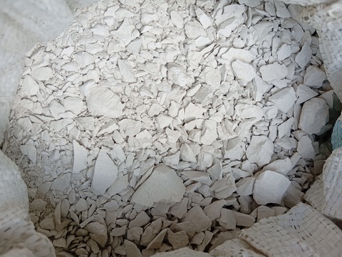 Глина Астана белая крошка нечищенная