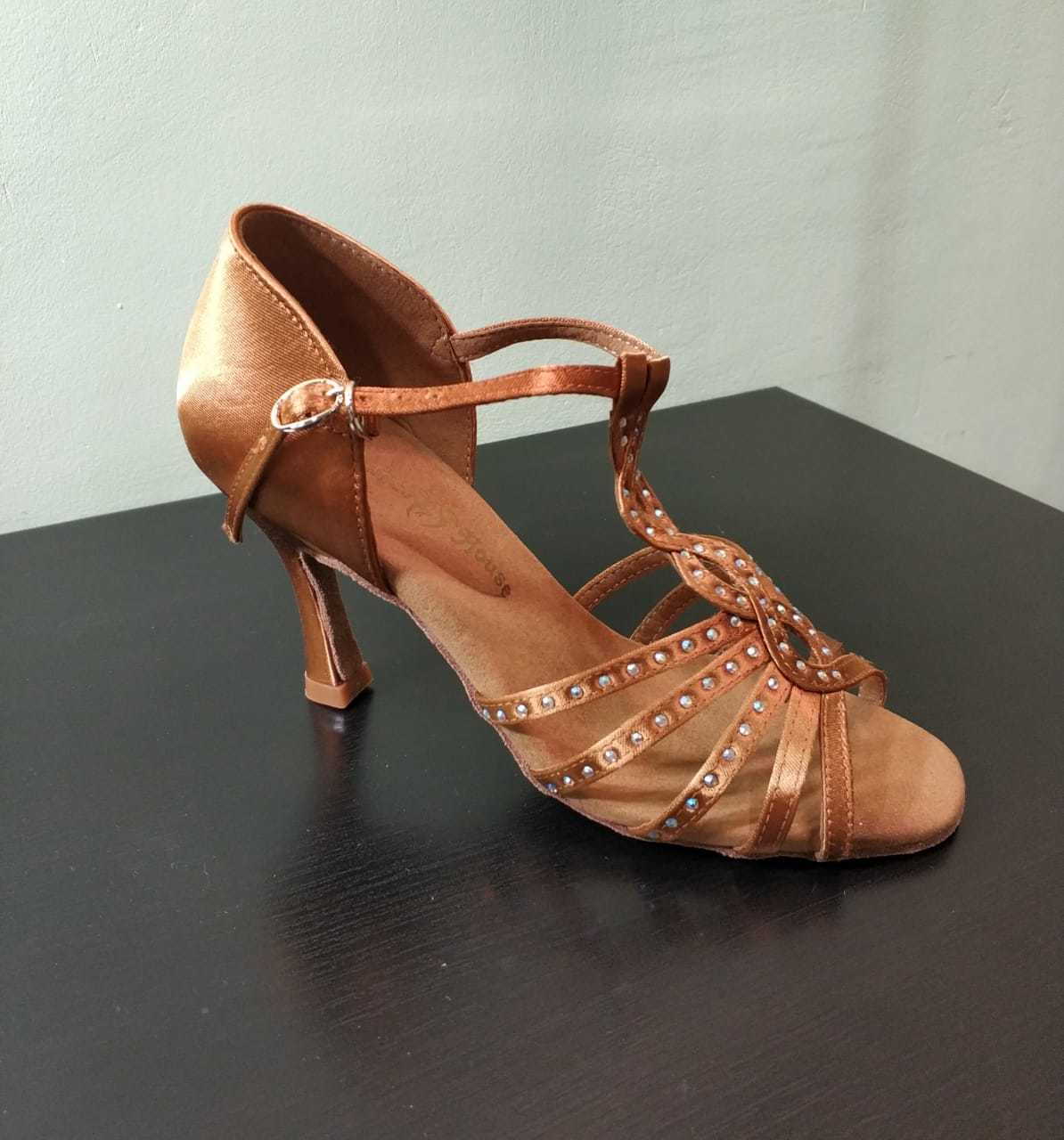 Latina Heels