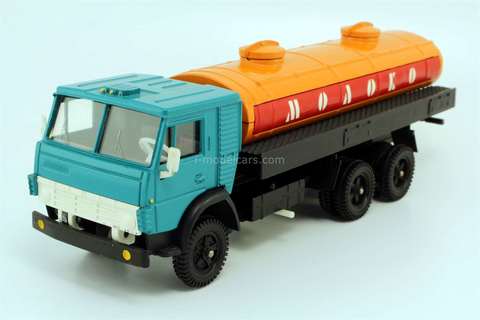 KAMAZ-53212 tank Milk green-orange Elecon Made in USSR 1:43