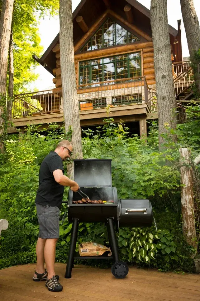 Гриль-коптильня Broil King Regal Offset 400