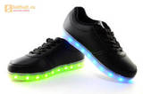 Светящиеся кроссовки с USB зарядкой Fashion (Фэшн) на шнурках, цвет черный, светится вся подошва. Изображение 11 из 27.