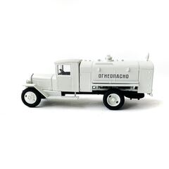 ZIS-5V BZ-39 tanker Gasoline refueling 1:43