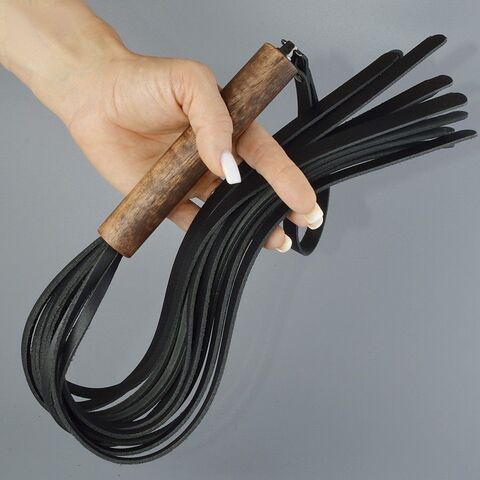 Черная кожаная плеть с деревянной рукоятью - 58 см. - Sitabella BDSM accessories 3475-1