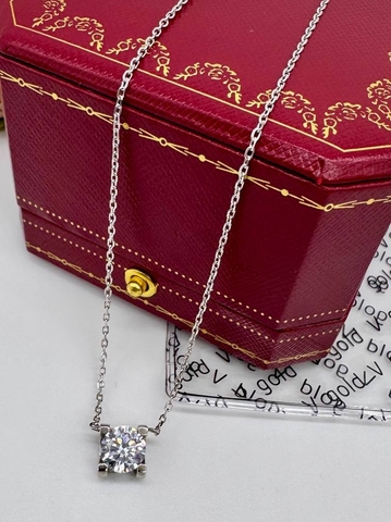 Колье с камнем каратником из серебра 925 пробы в стилистике CARTIER