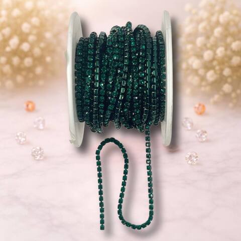 Стразовая лента 2,5мм цвет зеленый темный ( 1м)